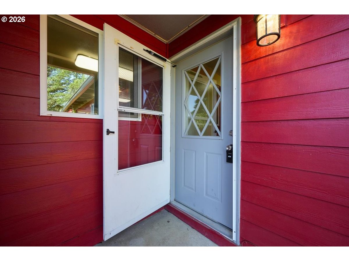 2035 Primrose Loop Philomath, OR 97370 - Photo 26 of 48 a view of front door