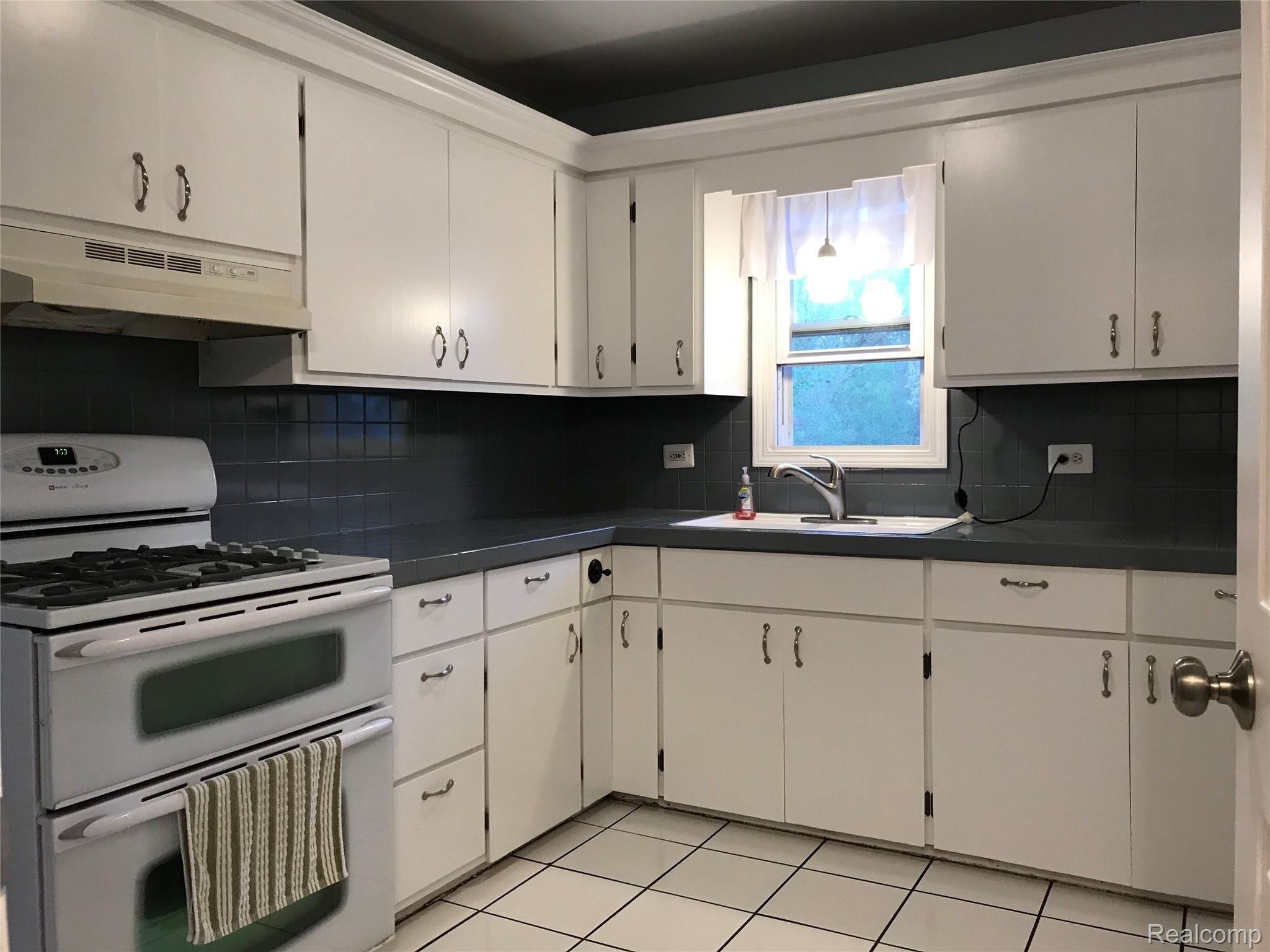 Kitchen - View3