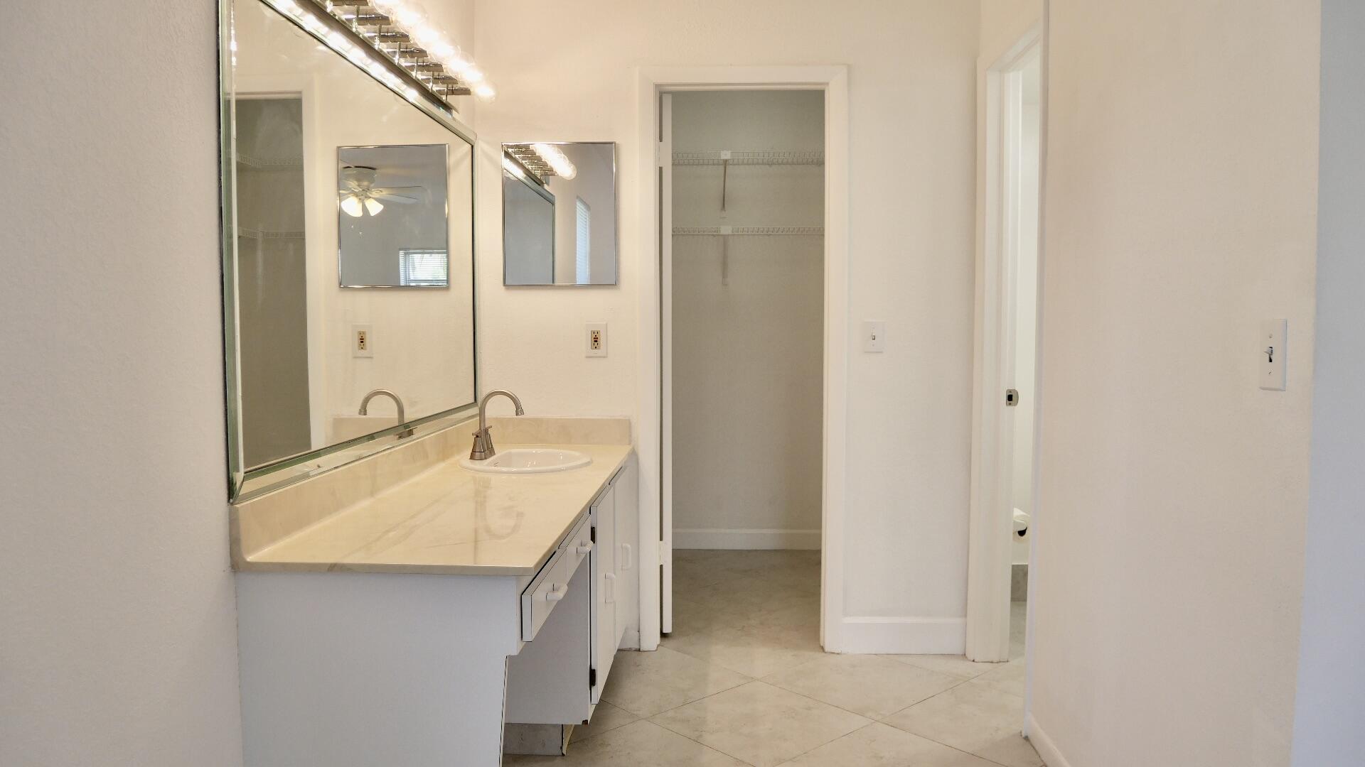 13638 Vía Flora, Unit D Delray Beach, FL 33484 - Photo 19 of 27 P1011202