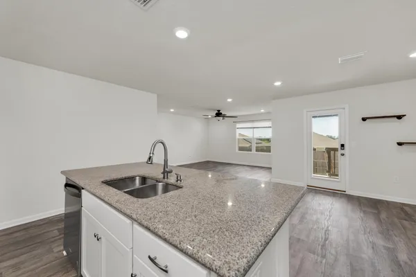 $2,150 | 5557 Galahad Trail, Milton, FL 32583