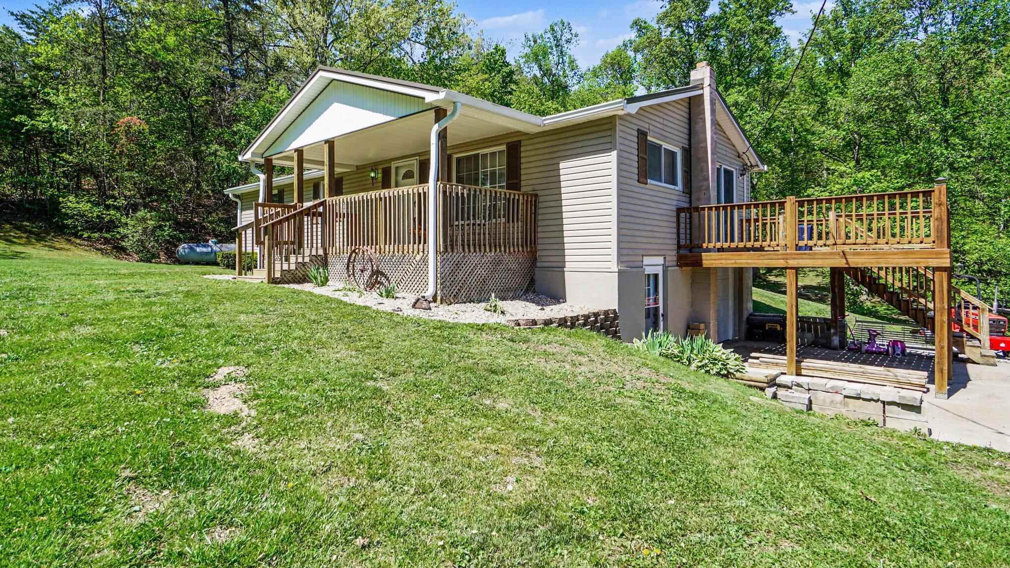 306 Trapp-Goffs Cor Road Winchester, KY 40391 - Photo 4 of 31 004_file_8767