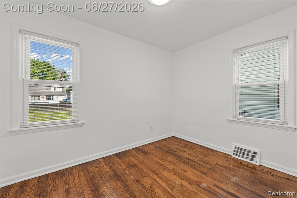 6556 Pelham Road Taylor, MI 48180 - Photo 15 of 34