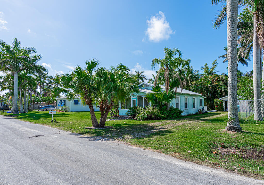 626 Potter Road Boynton Beach, FL 33435 - Photo 1 of 27 Front of house