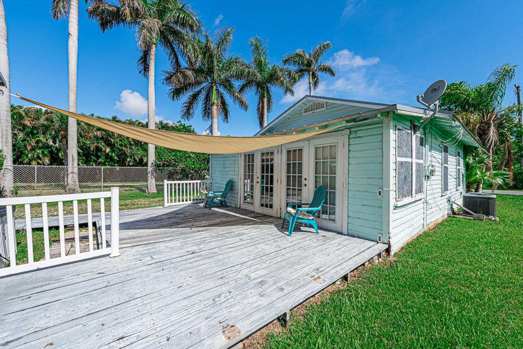 626 Potter Road Boynton Beach, FL 33435 - Photo 12 of 27 Back deck