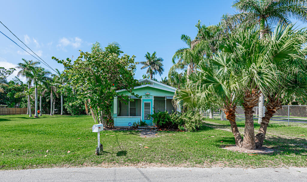 626 Potter Road Boynton Beach, FL 33435 - Photo 10 of 27 Front