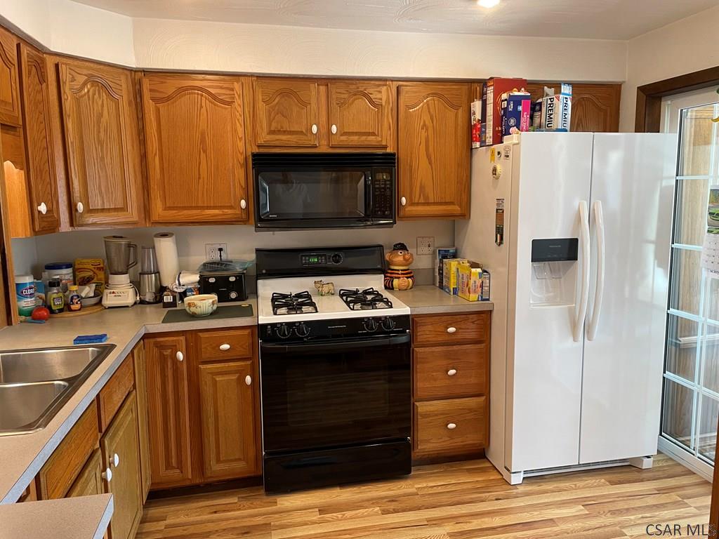 256 Hershberger Road Johnstown, PA 15905 - Photo 3 of 36