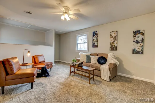 $168,900 | 255 Tanoak Avenue, Shipman, IL 62685