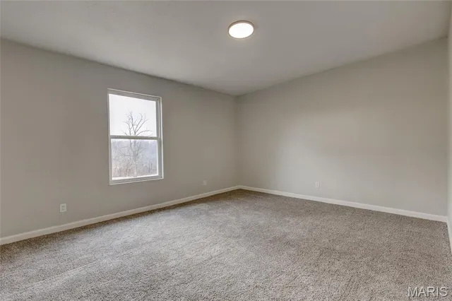 $179,900 | 255 Tanoak Avenue, Royal Lakes, IL 62685