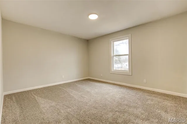 $168,900 | 255 Tanoak Avenue, Shipman, IL 62685