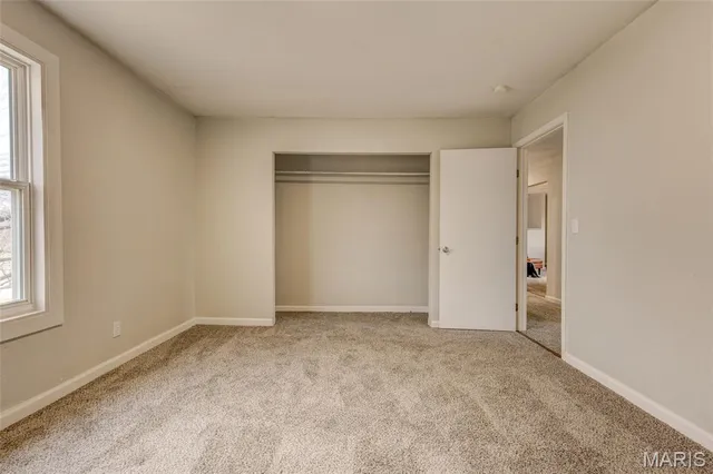 $179,900 | 255 Tanoak Avenue, Royal Lakes, IL 62685