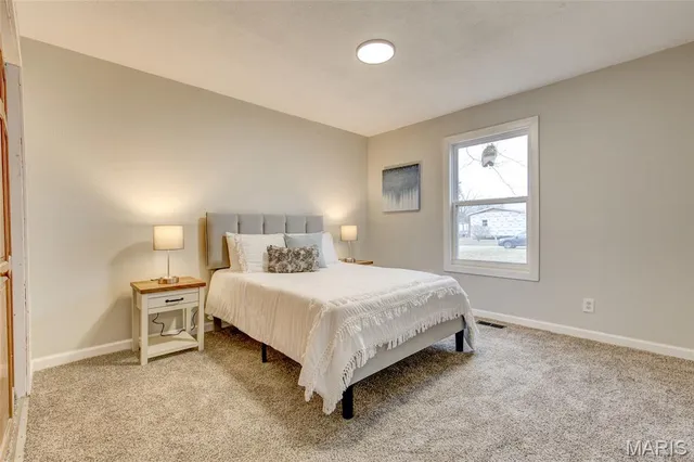 $179,900 | 255 Tanoak Avenue, Royal Lakes, IL 62685