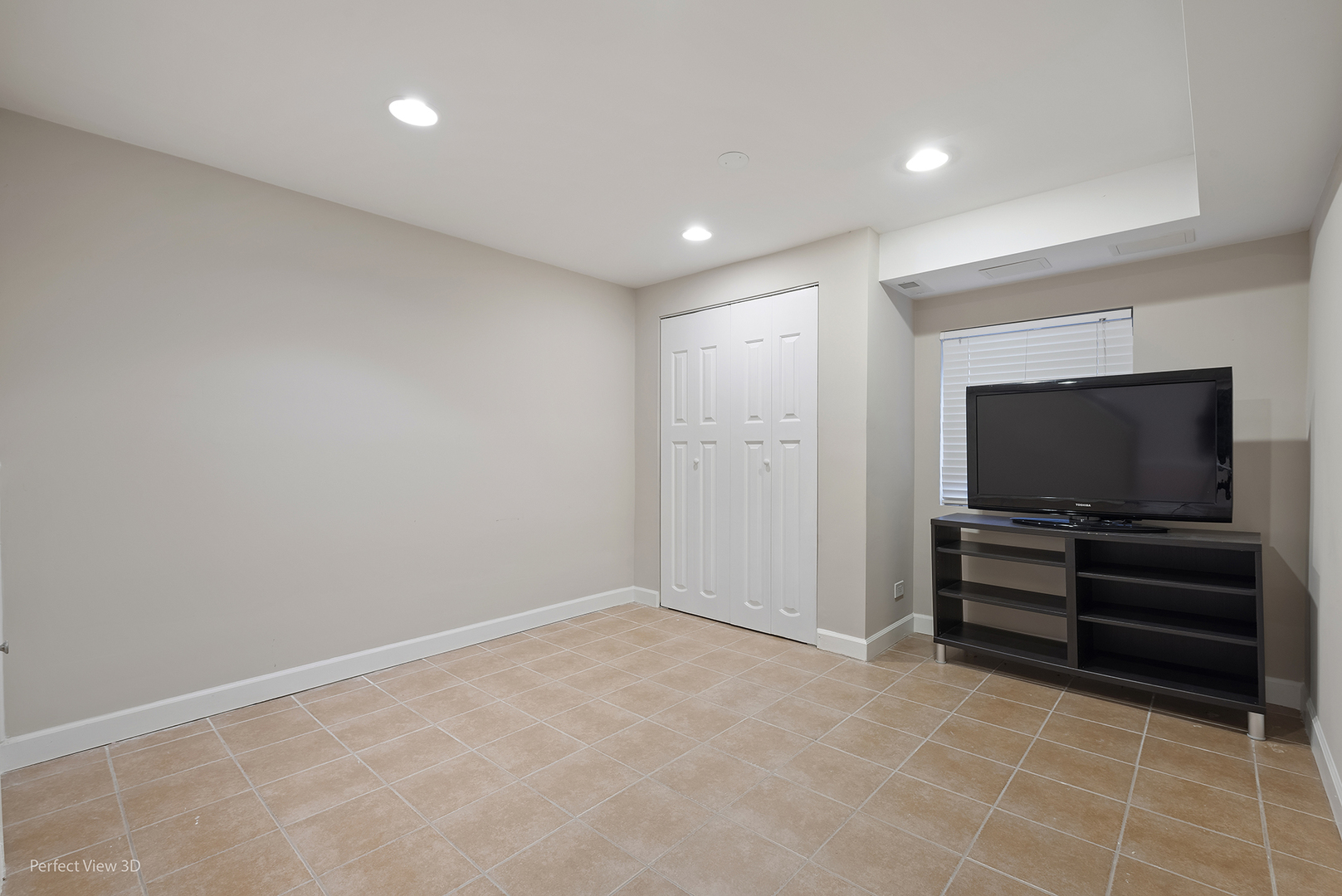 3070 Koepke Road Northbrook, IL 60062 - Photo 16 of 27 a room with furniture and flat screen tv