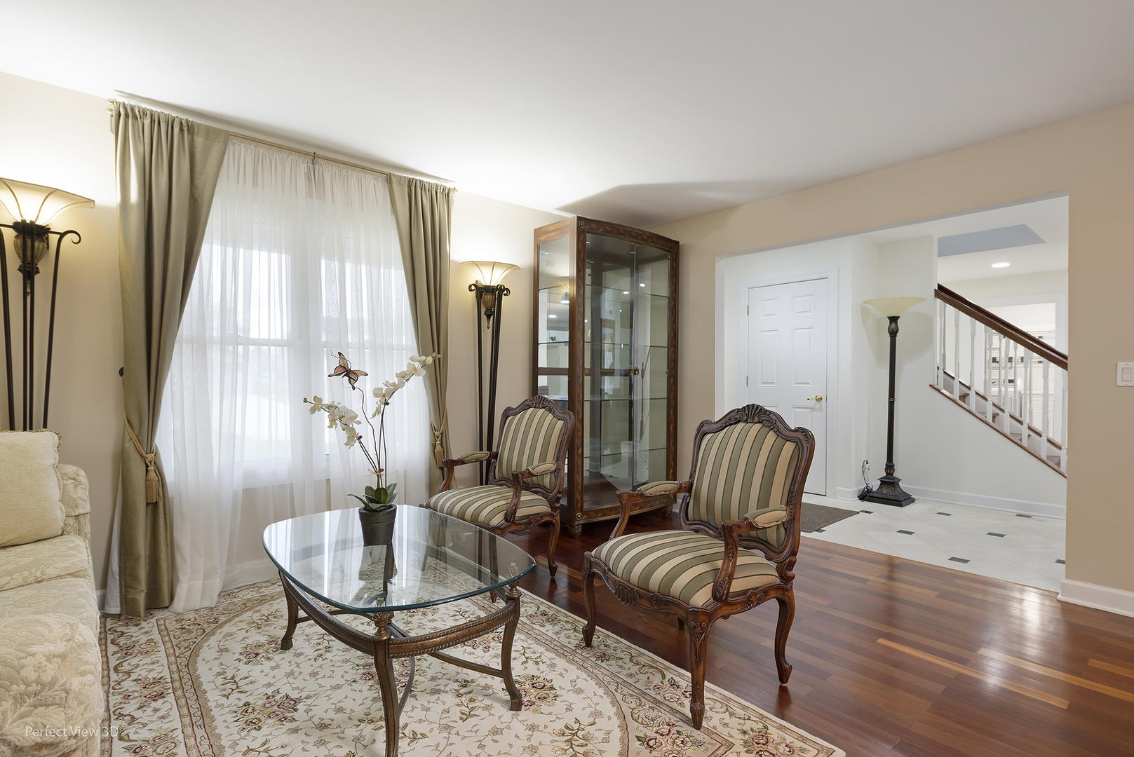 3070 Koepke Road Northbrook, IL 60062 - Photo 4 of 27 a view of a livingroom with furniture and hardwood floor