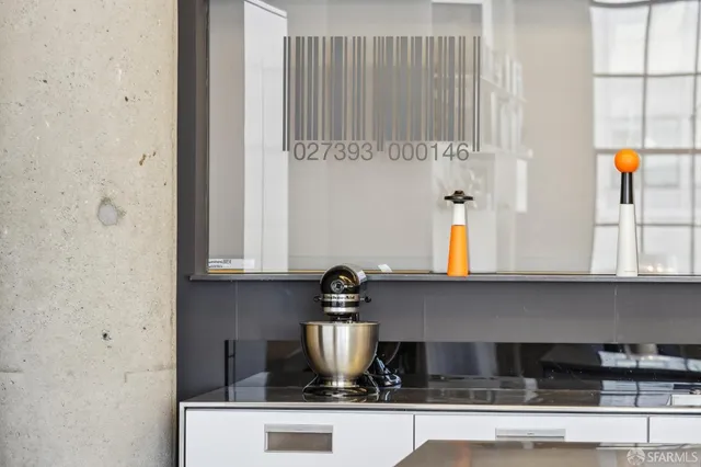 a close up view of a washer and dryer