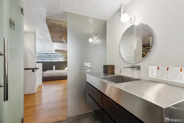 a view of entryway and workspace