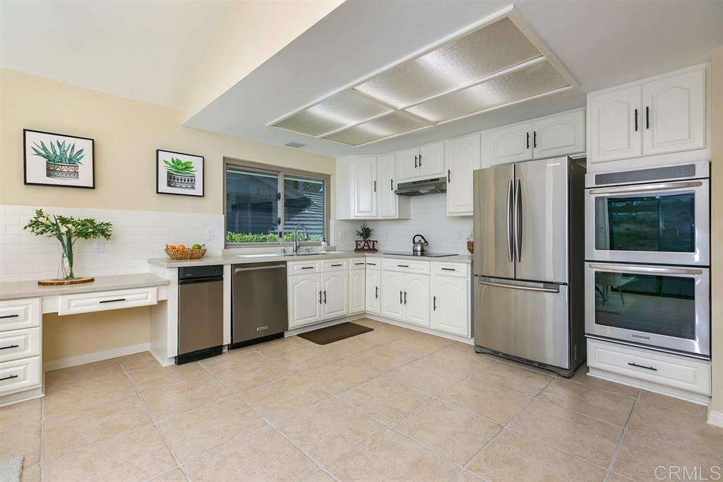 1575 Hawk View Drive Encinitas, CA 92024 - Photo 11 of 25