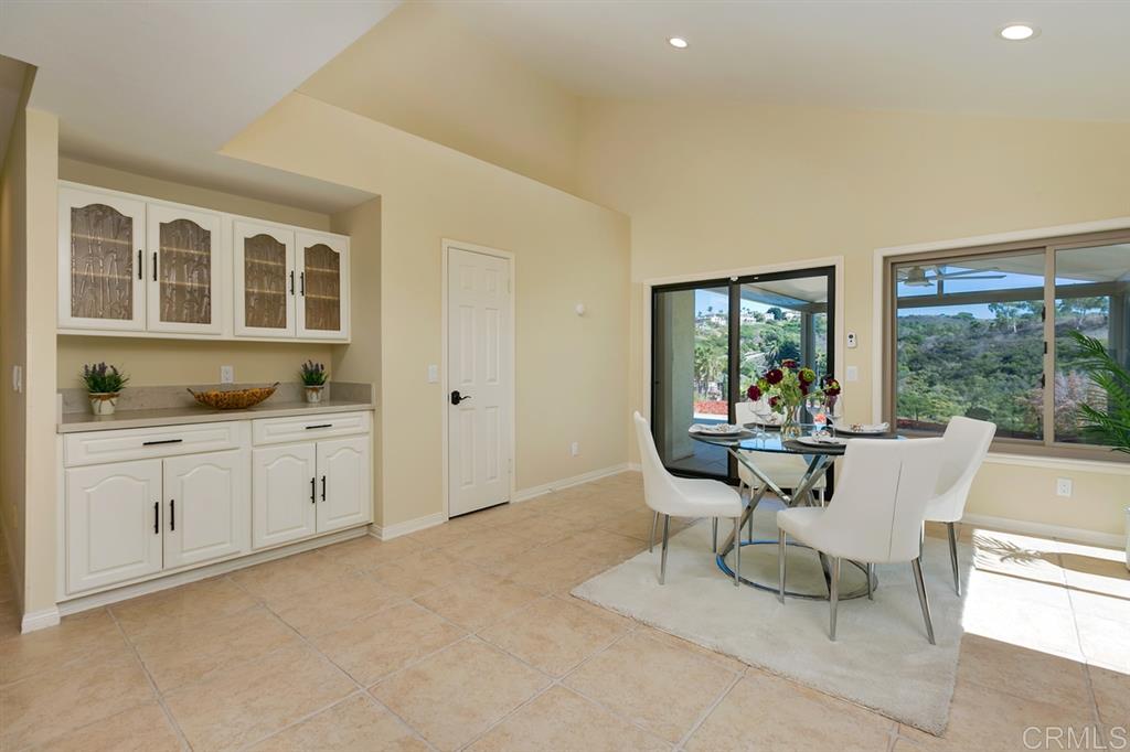 1575 Hawk View Drive Encinitas, CA 92024 - Photo 13 of 25