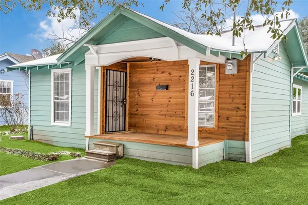 $1,750 | 2216 Marburg Street, Dallas, TX 75215