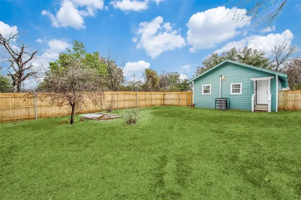 $1,750 | 2216 Marburg Street, Dallas, TX 75215