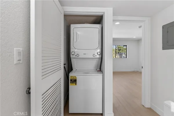 $595,000 | 9325 Sunland Park Drive, Unit 2, Sun Valley, CA 91352