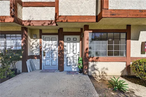 $595,000 | 9325 Sunland Park Drive, Unit 2, Sun Valley, CA 91352