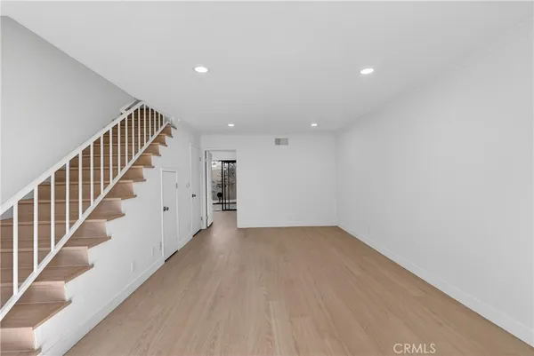 $595,000 | 9325 Sunland Park Drive, Unit 2, Sun Valley, CA 91352