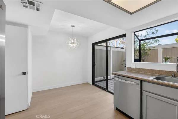 $595,000 | 9325 Sunland Park Drive, Unit 2, Sun Valley, CA 91352