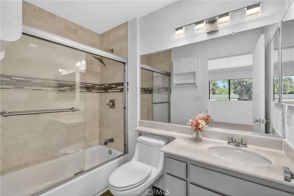 $595,000 | 9325 Sunland Park Drive, Unit 2, Sun Valley, CA 91352