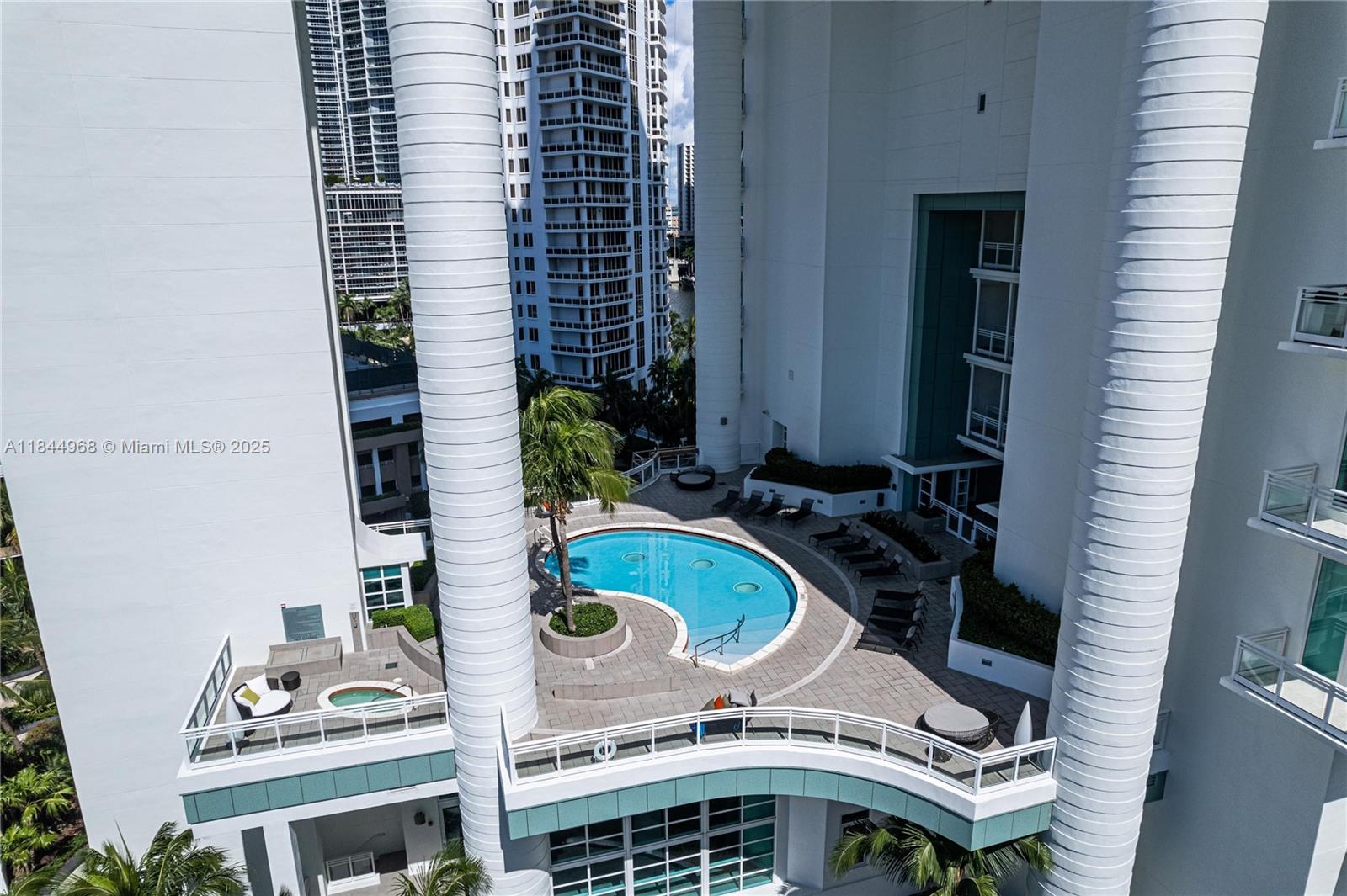 900 Brickell Key Boulevard, Unit 2005 Miami, FL 33131 - Photo 19 of 19