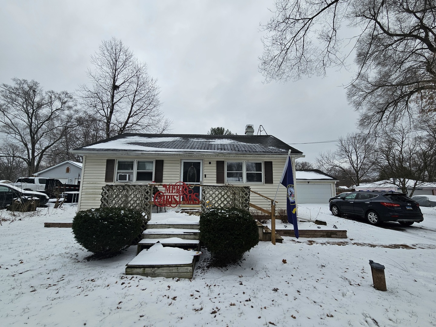 10N827 Hawthorne Street Elgin, IL 60123 - Photo 1 of 11