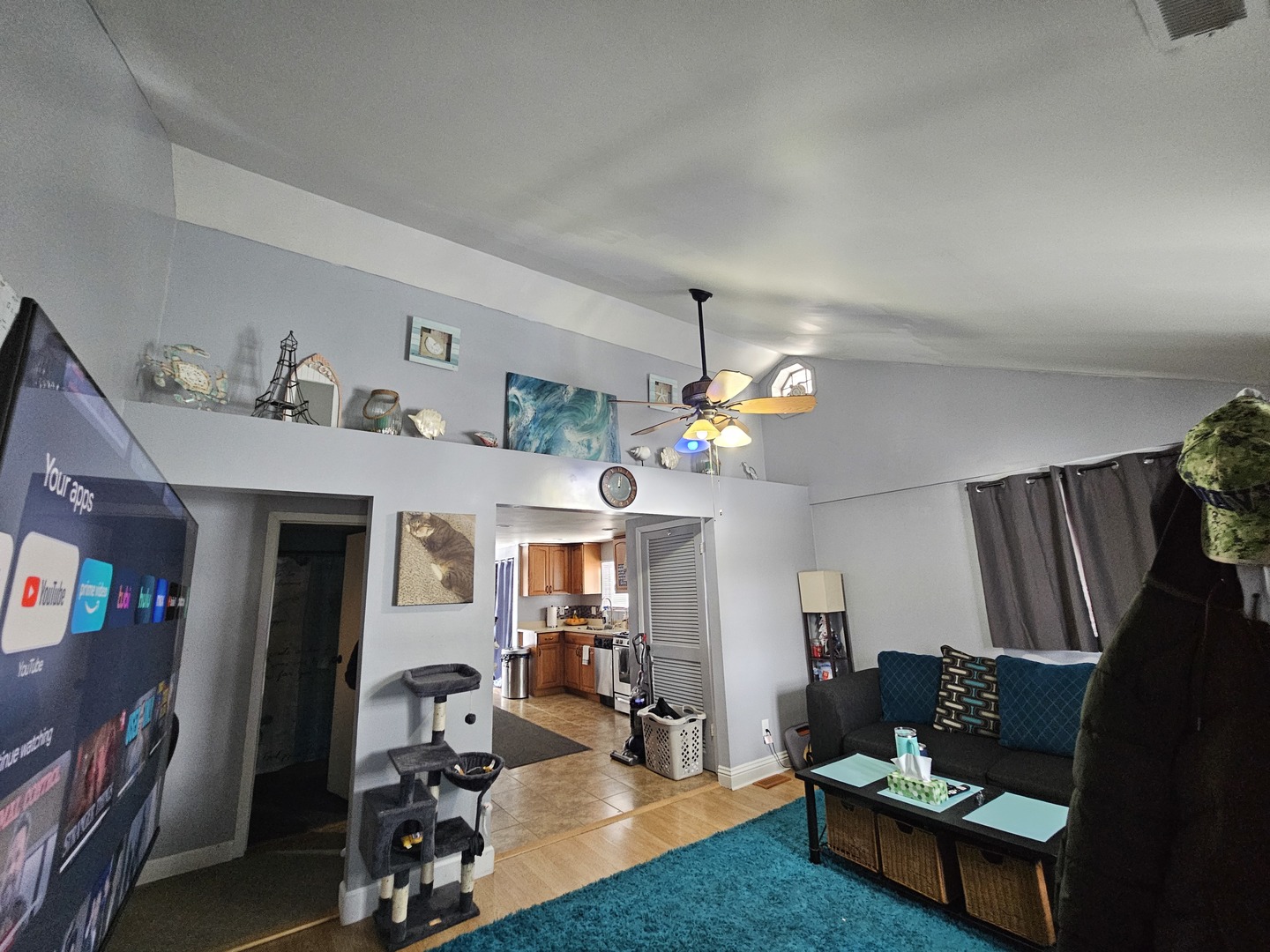 10N827 Hawthorne Street Elgin, IL 60123 - Photo 4 of 11