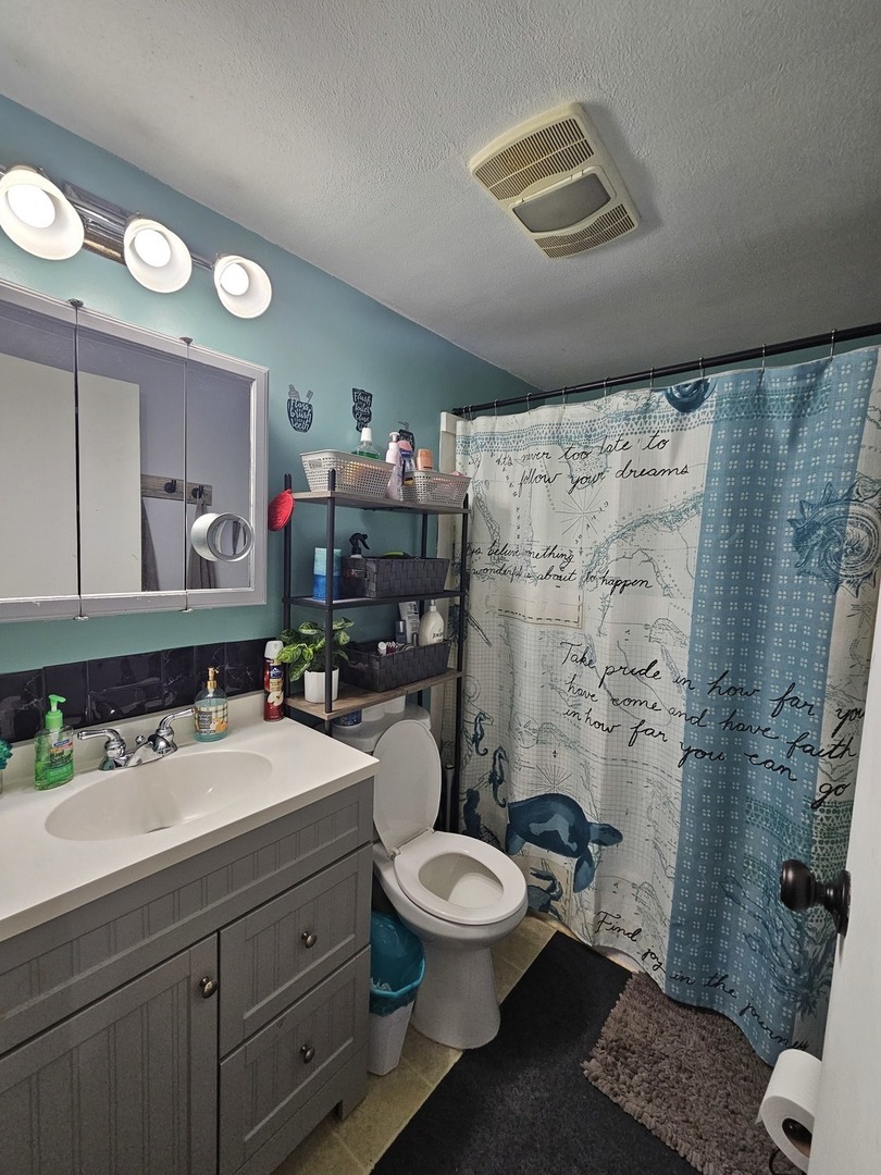 10N827 Hawthorne Street Elgin, IL 60123 - Photo 9 of 11