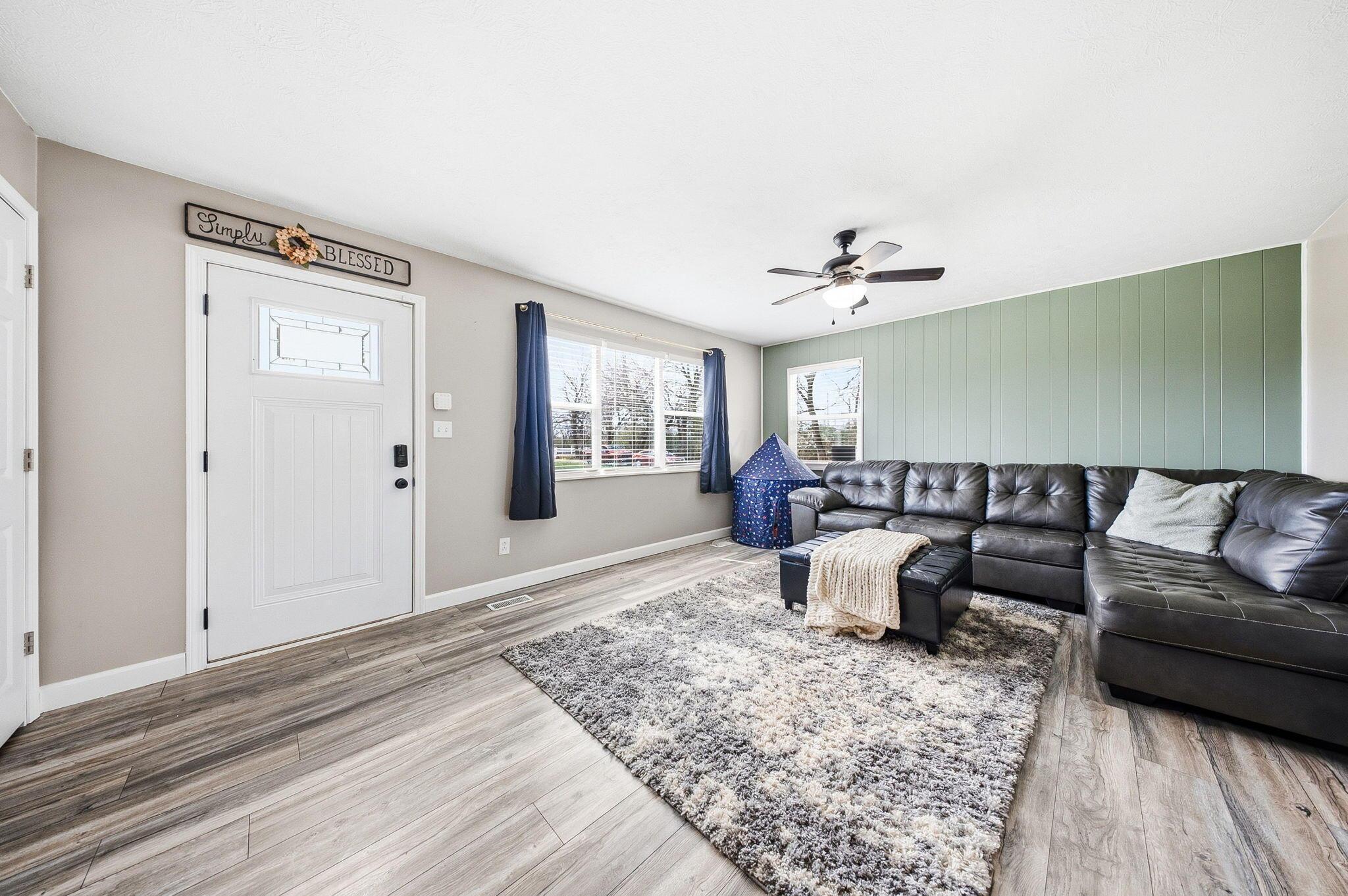 9891 Shepherd Road Lockbourne, OH 43137 - Photo 7 of 57 Living room view from hall