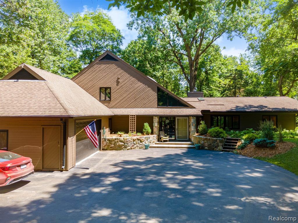 1375 Dutton Road Rochester Hills, MI 48306 - Photo 2 of 55