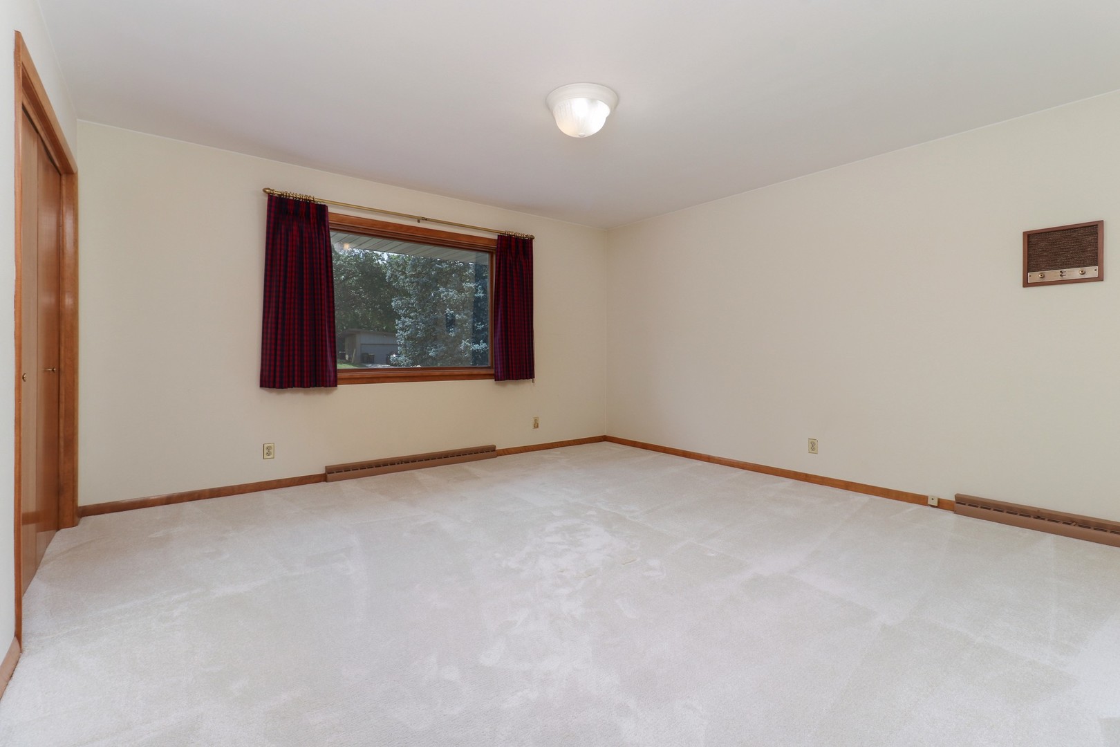 10 Kent Drive Normal, IL 61761 - Photo 37 of 73 an empty room with a window