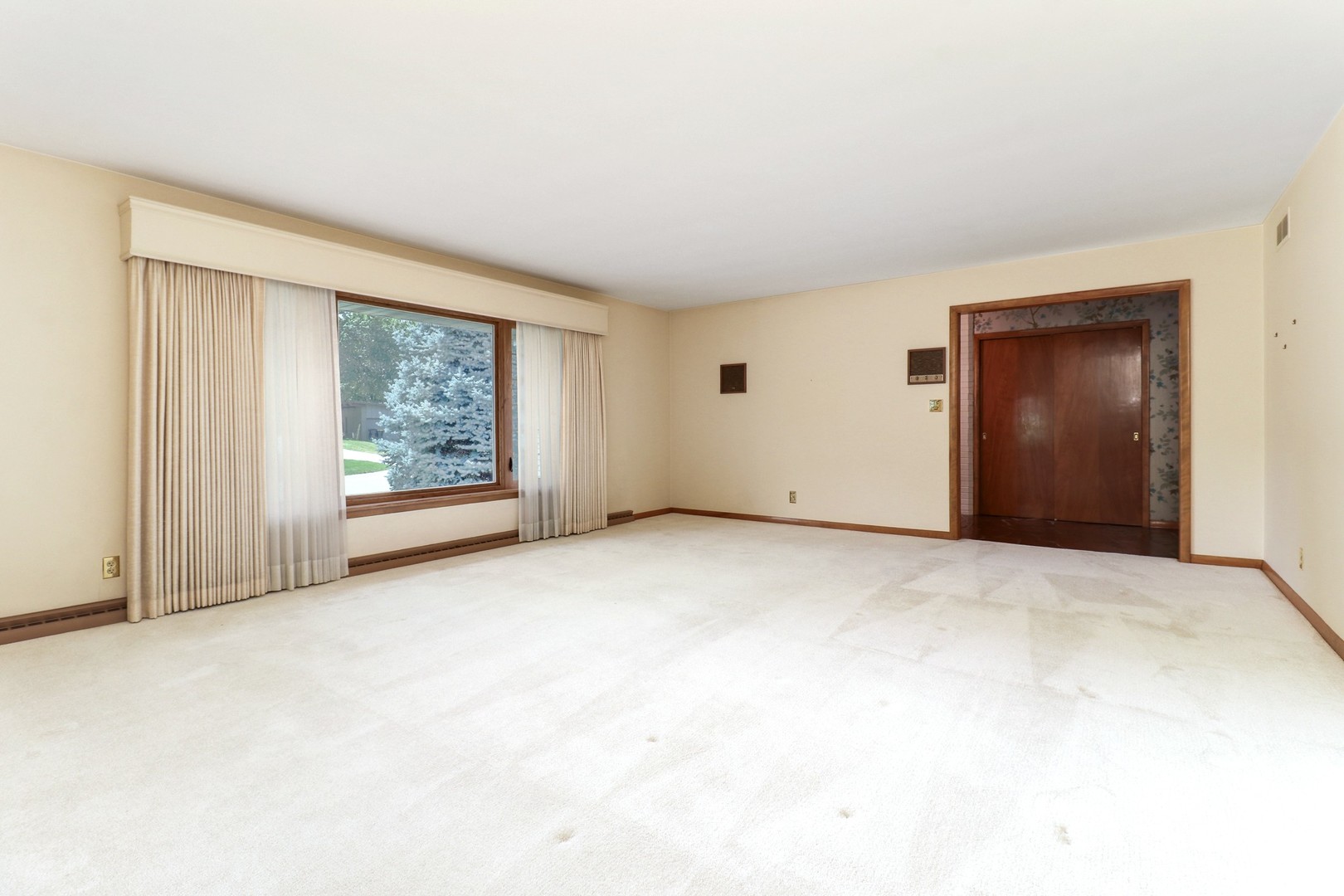 10 Kent Drive Normal, IL 61761 - Photo 7 of 73 an empty room with windows