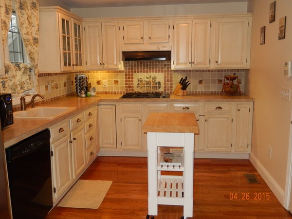 19 Briarcliffe Road Cranston, RI 02910 - Photo 3 of 11 Gallery Image 3