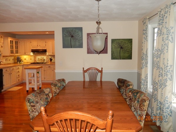 19 Briarcliffe Road Cranston, RI 02910 - Photo 5 of 11 Gallery Image 5