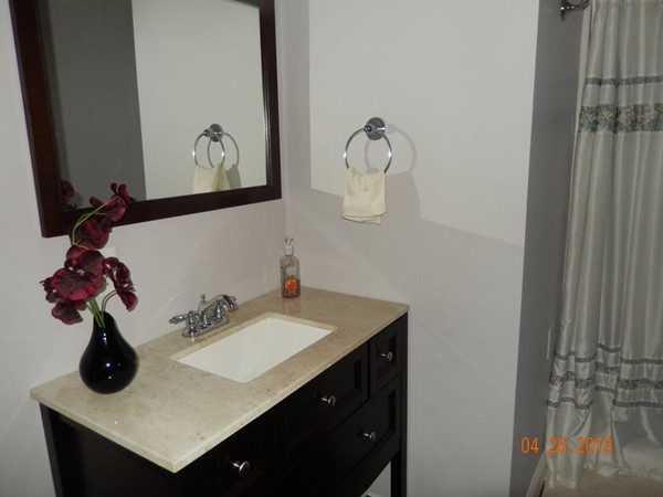 19 Briarcliffe Road Cranston, RI 02910 - Photo 8 of 11 Gallery Image 8