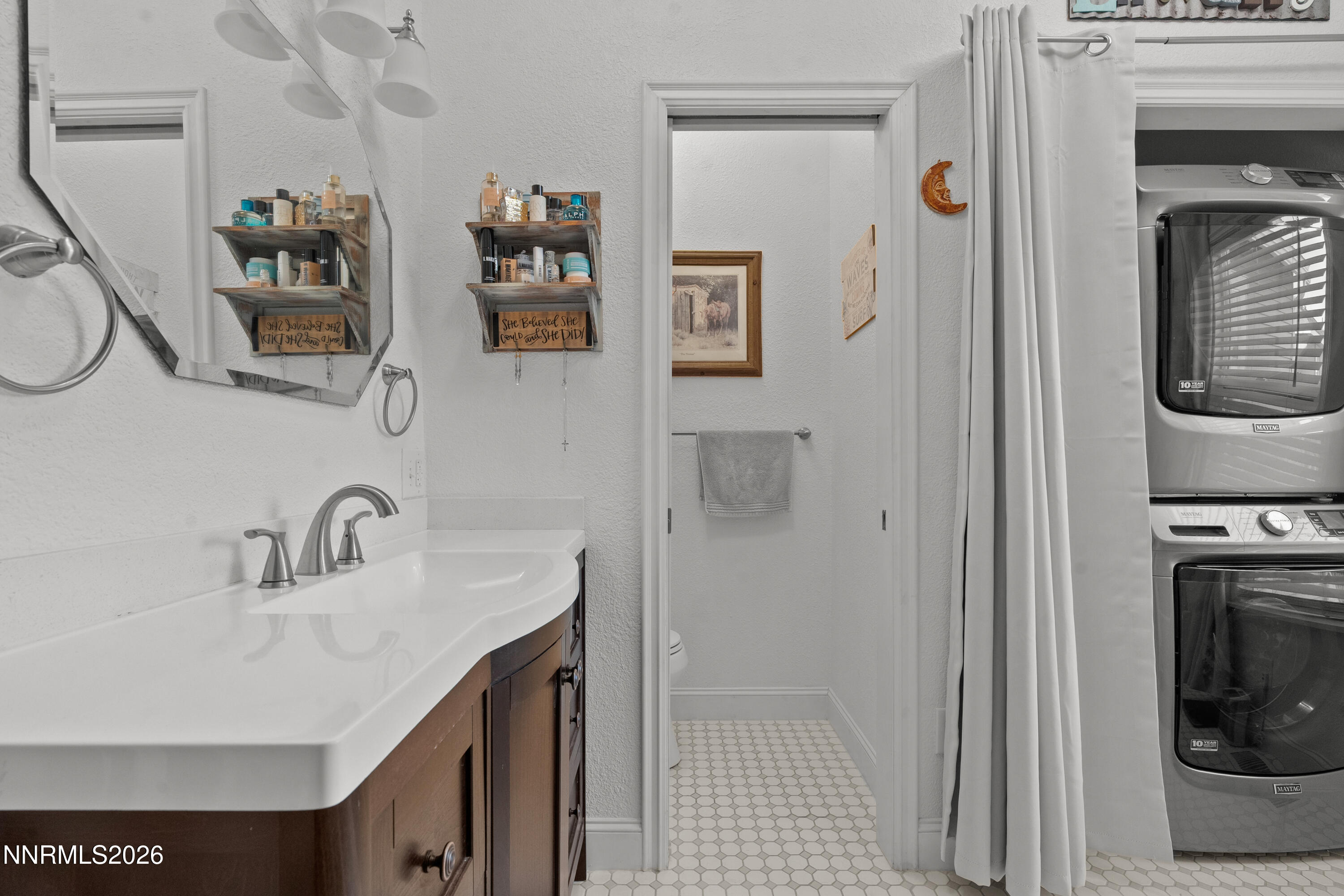 90 South Allen Street Fallon, NV 89406 - Photo 27 of 41 a bathroom with a sink and a mirror