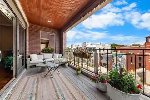 $685,000 | 5008 North Lincoln Avenue, Unit 3S, Chicago, IL 60625