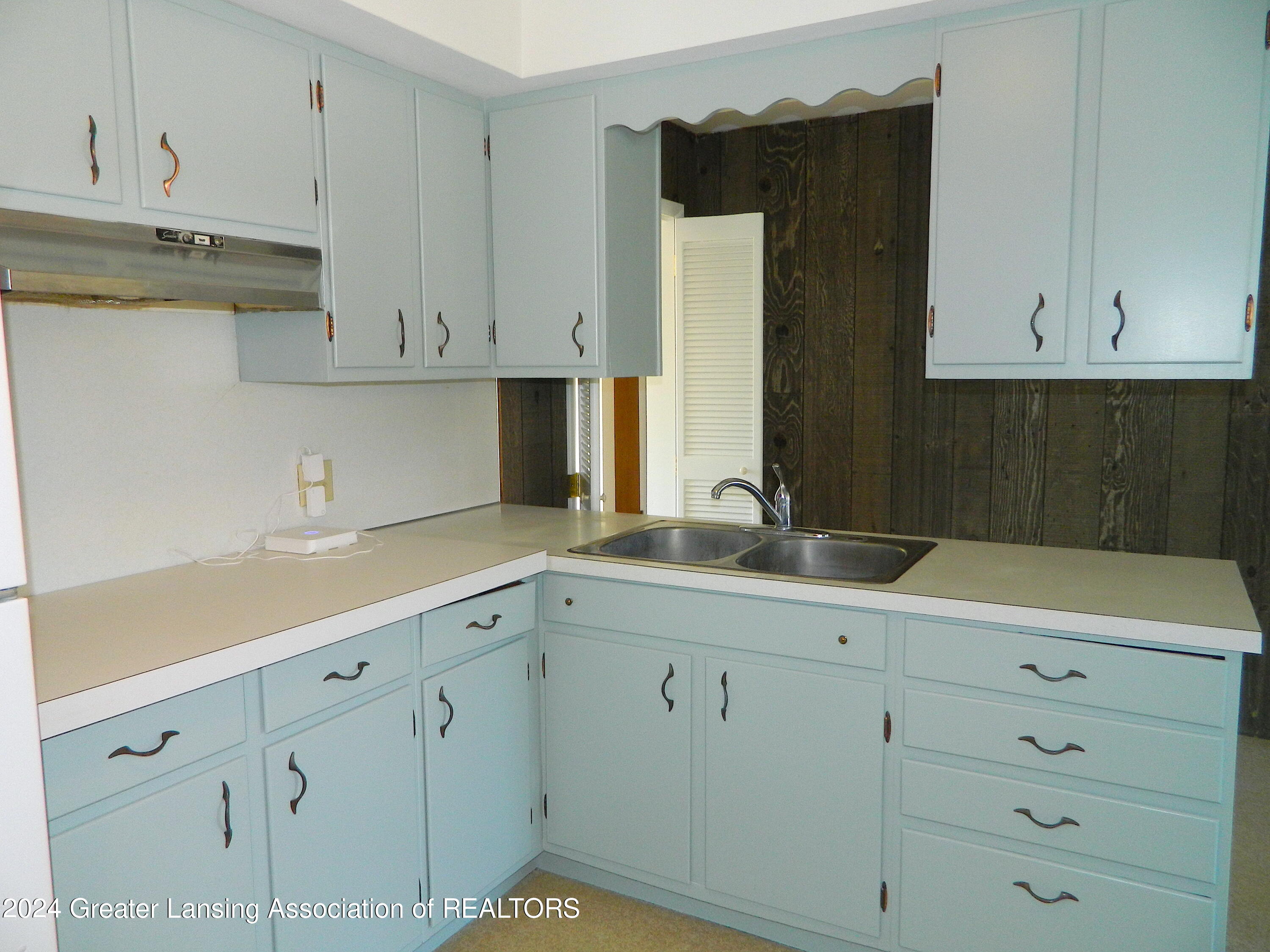 750 Raymond Road Owosso, MI 48867 - Photo 8 of 27 Kitchen A
