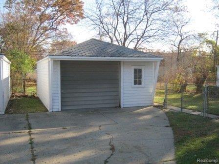 540 Stratford Road Ferndale, MI 48220 - Photo 2 of 8 261-712392-GARAGE