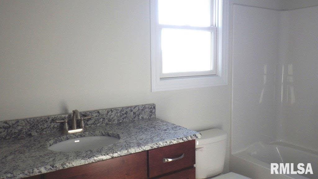5705 Emily Road Bettendorf, IA 52722 - Photo 17 of 18 Gallery Image 17