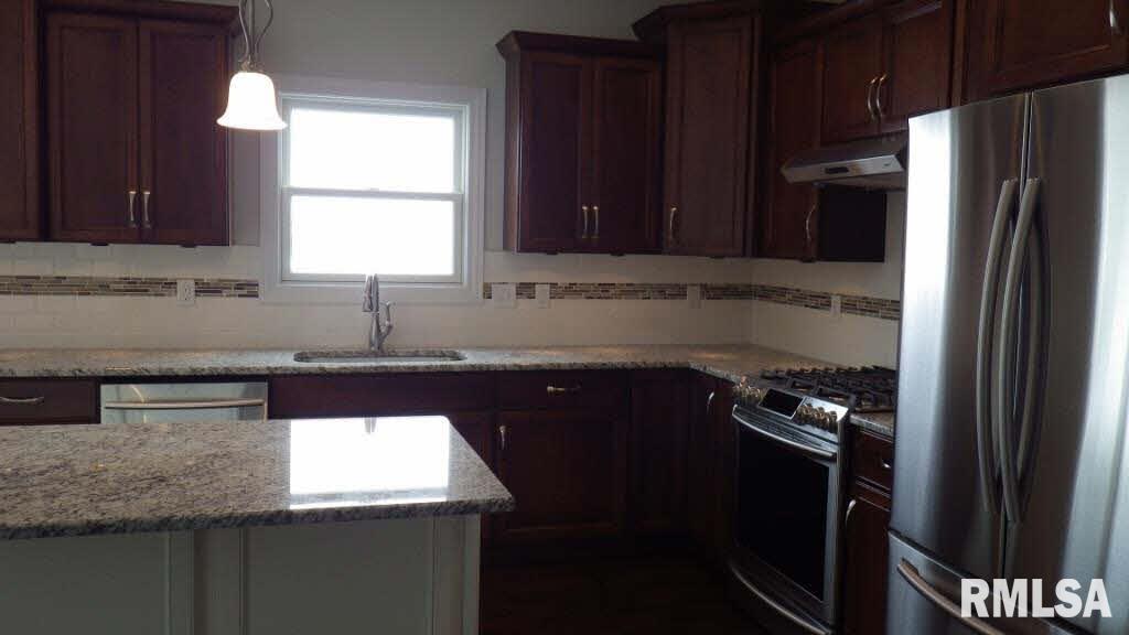 5705 Emily Road Bettendorf, IA 52722 - Photo 4 of 18 Gallery Image 4