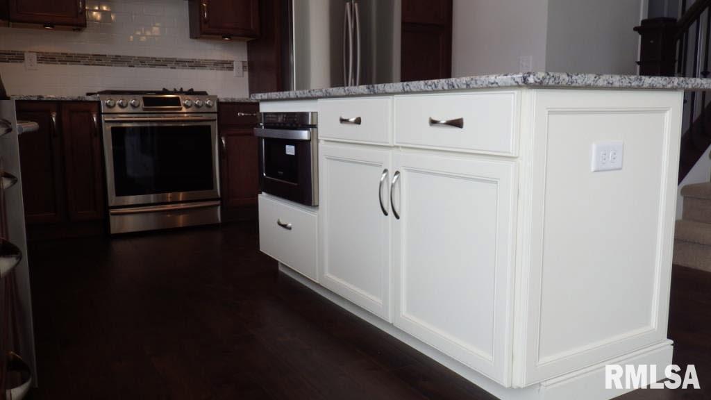 5705 Emily Road Bettendorf, IA 52722 - Photo 7 of 18 Gallery Image 7