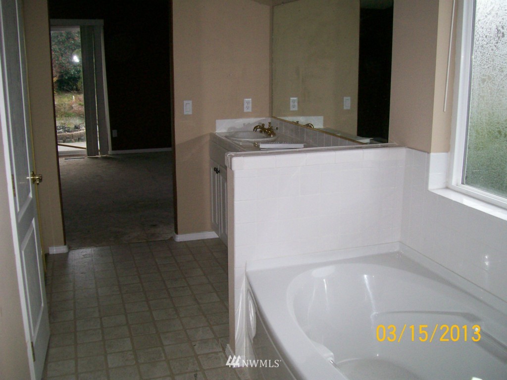 14 East Green Valley Road Oak Harbor, WA 98277 - Photo 14 of 15 Gallery Image 14