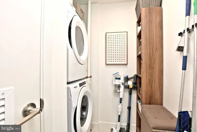 $1,165,000 | 1650 Silver Hill Drive, Unit 1007, McLean, VA 22102