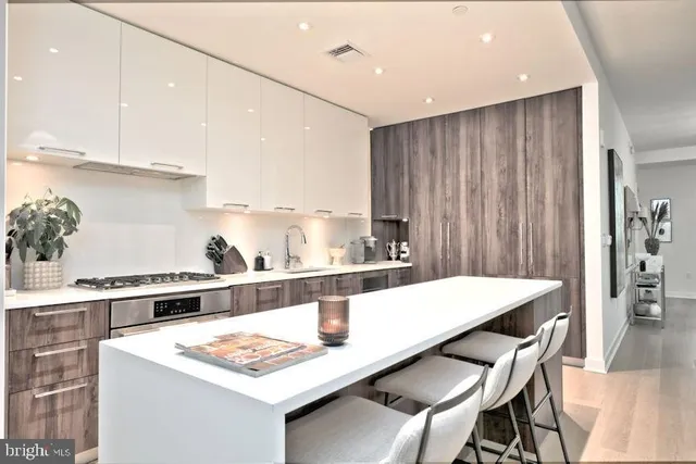 $1,165,000 | 1650 Silver Hill Drive, Unit 1007, McLean, VA 22102