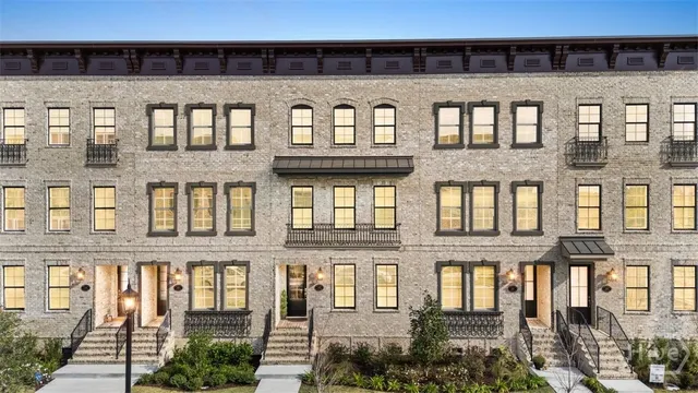 $1,015,000 | 410 Upper E Avenue, Savannah, GA 31401